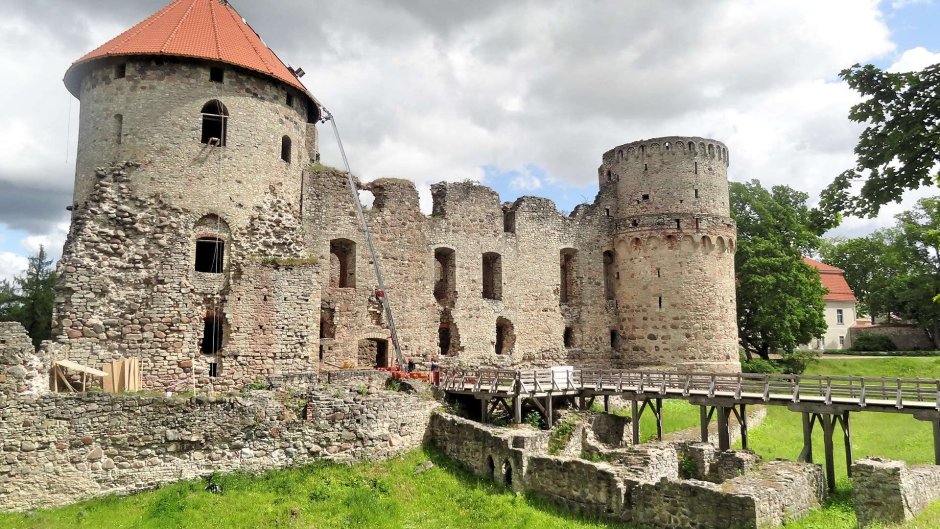 Рыцарский замок Латвия