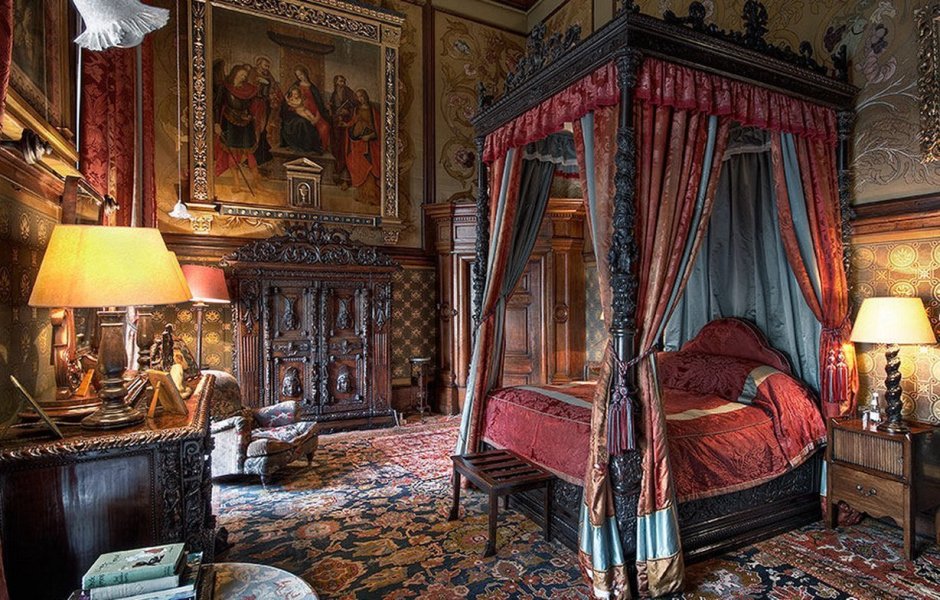 Королевская кровать 18 века Франции