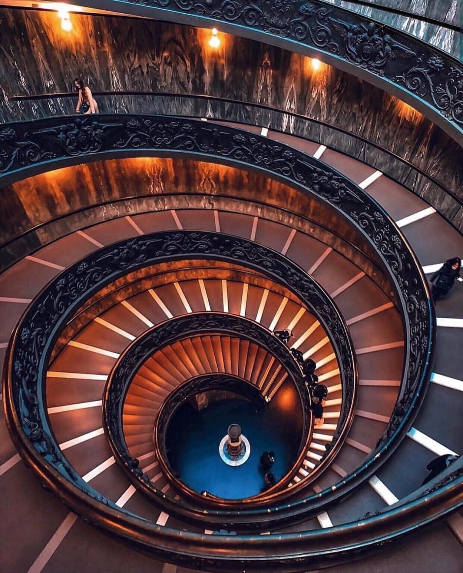 Спиральная лестница Микеланджело