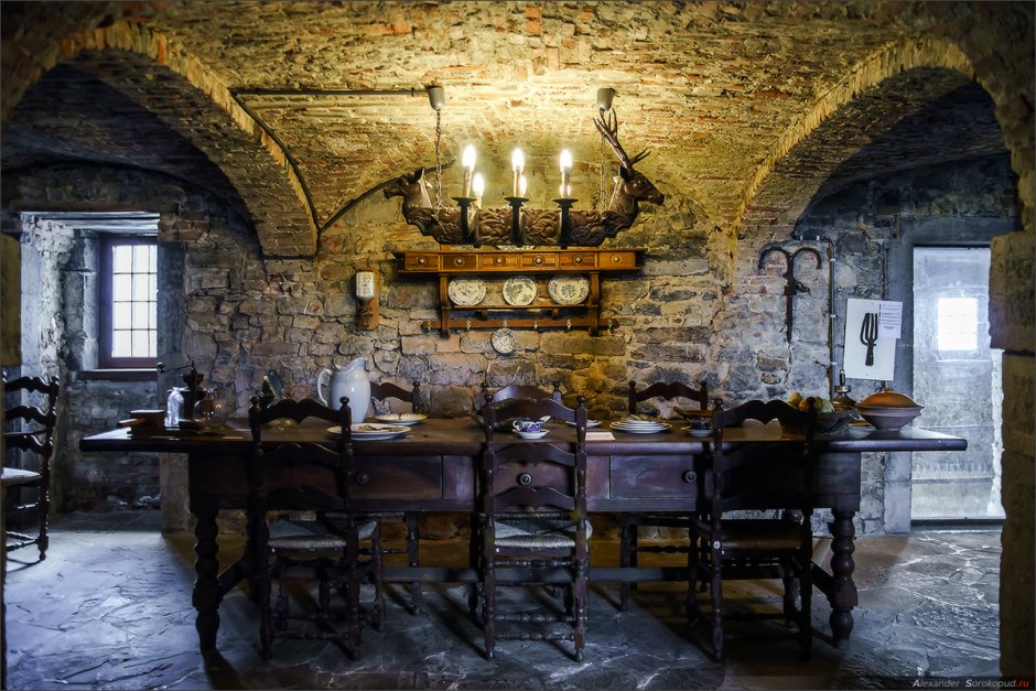 Кухня в стиле средневекового замка