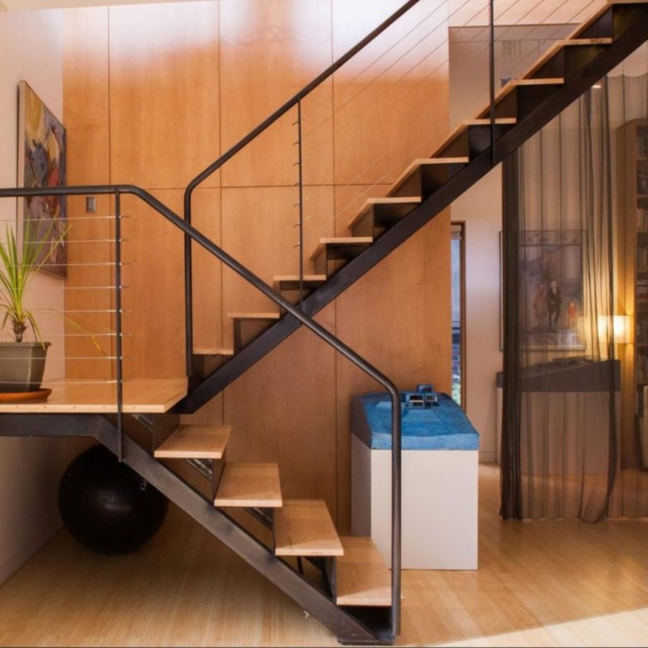 Межэтажные каркасные лестницы в частном доме