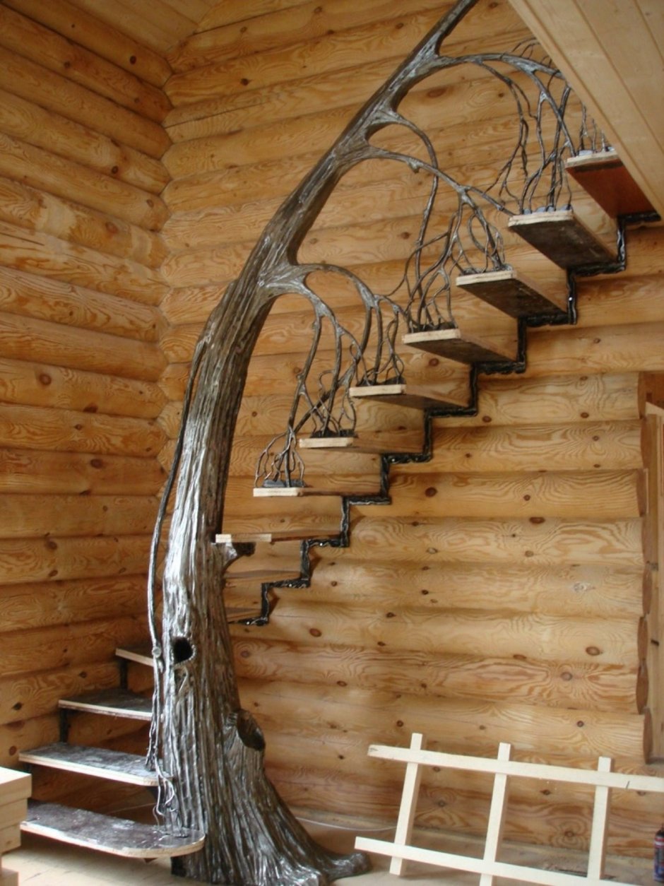 Кованые лестницы в деревянном доме