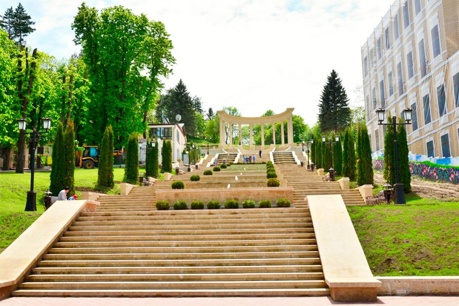 Кисловодский парк каскадная лестница