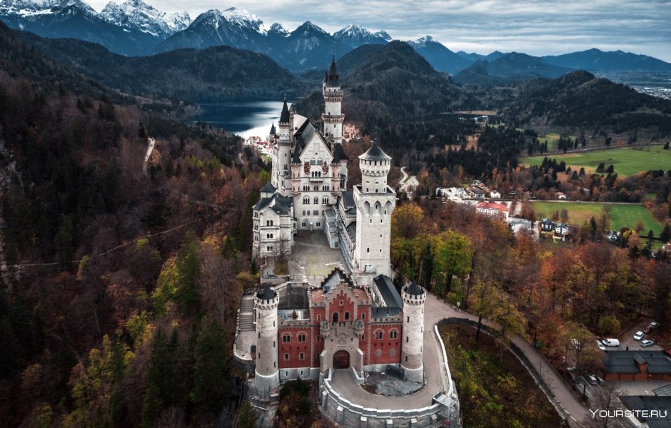 Замок Нойшванштайн (Neuschwanstein Castle)