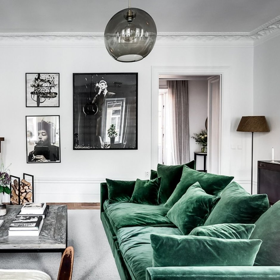 Диван изумрудного цвета