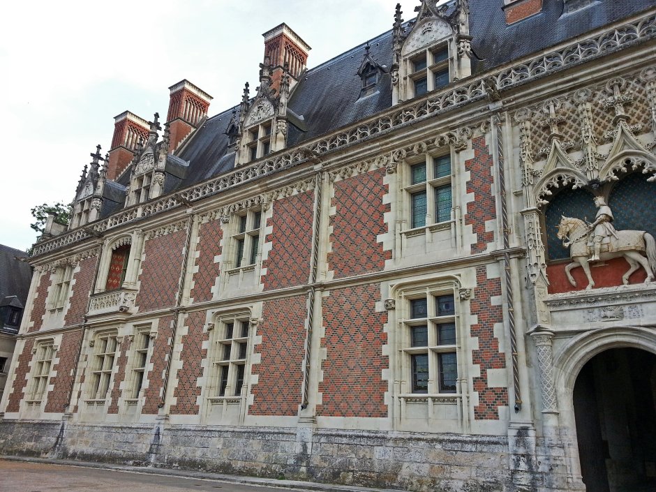 Замок Блуа Франция фасад