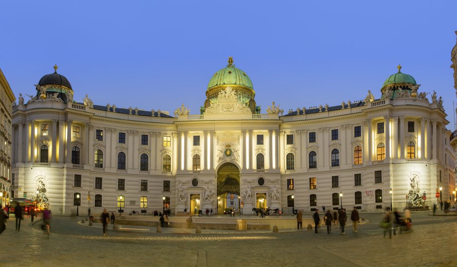 Австрия Вена дворец Хофбург 18 века