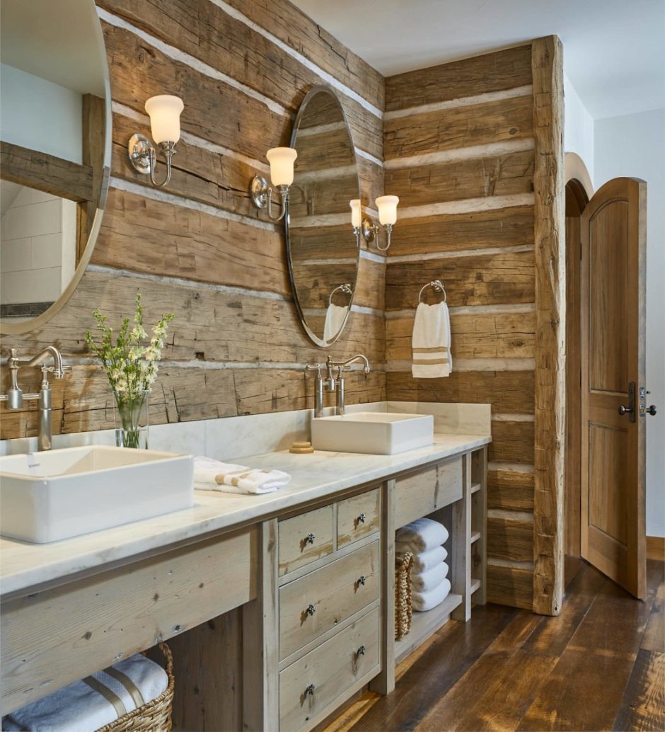 Ванная комната с деревянной отделкой