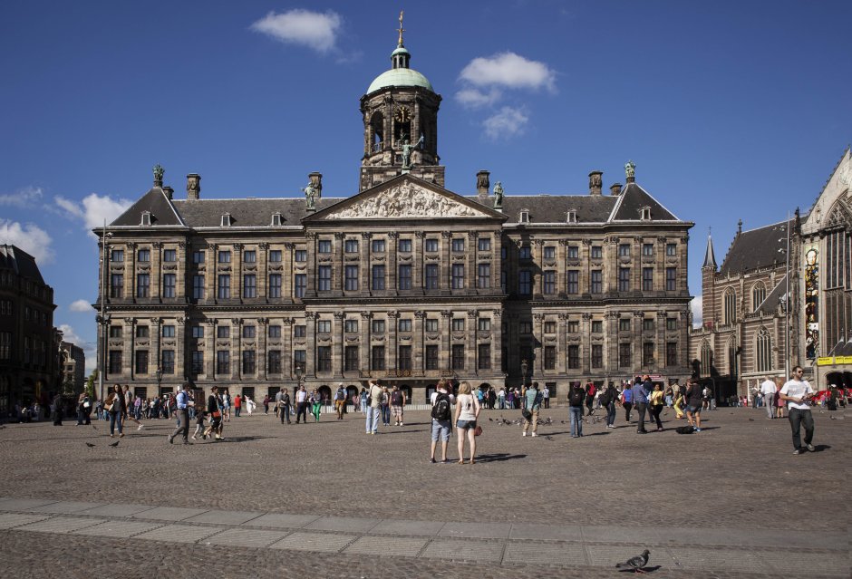 Здание ратуши в Амстердаме