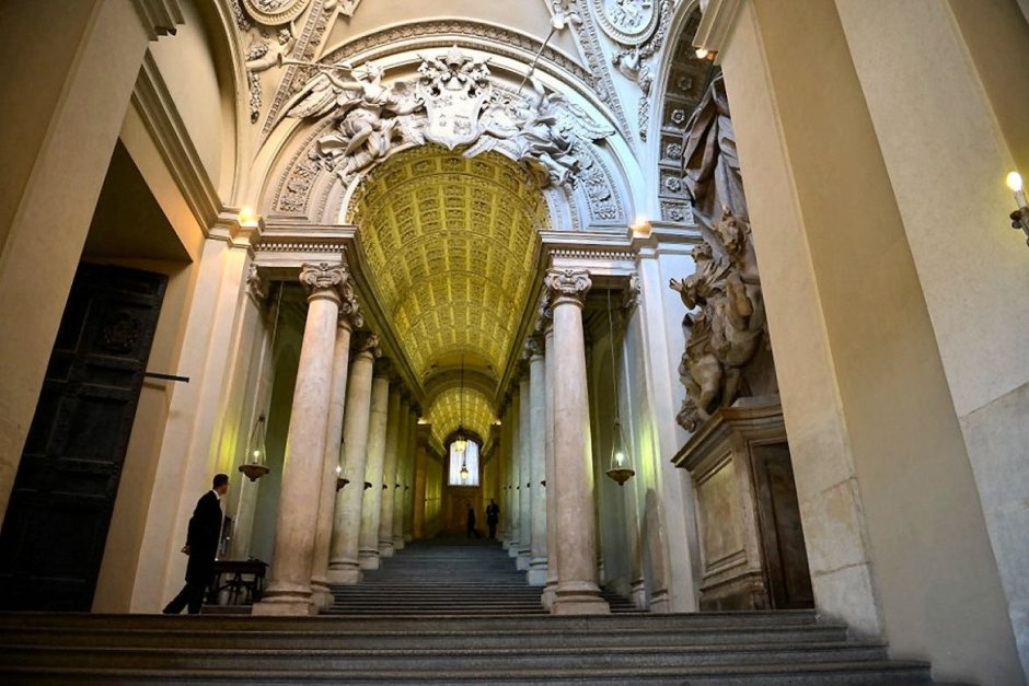 Королевская лестница скала Реджа в Ватикане