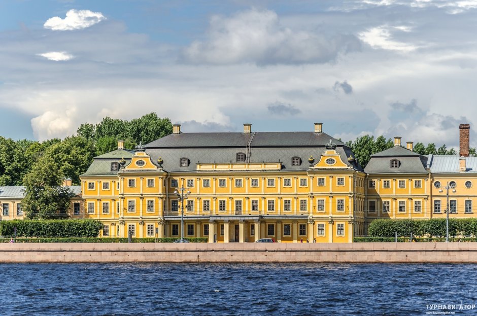 Дворец Меншикова на Васильевском острове в Санкт-Петербурге