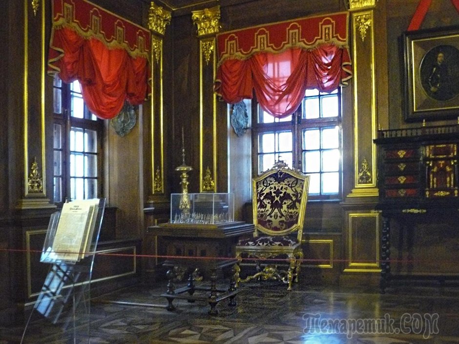 Меншиковский дворец первый этаж