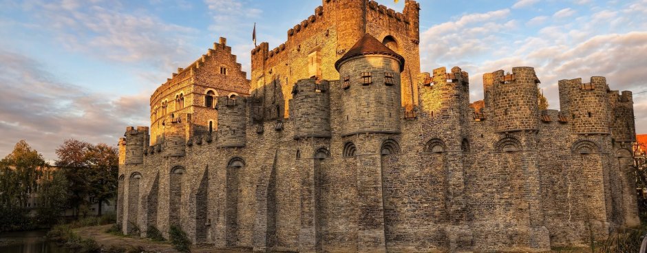 Стены средневекового замка