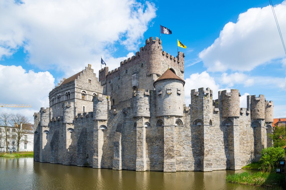 Средневековый замок внутри