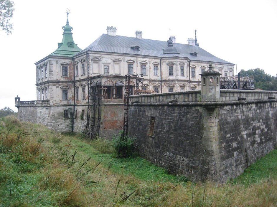 Львовская область Олесский замок внутренний