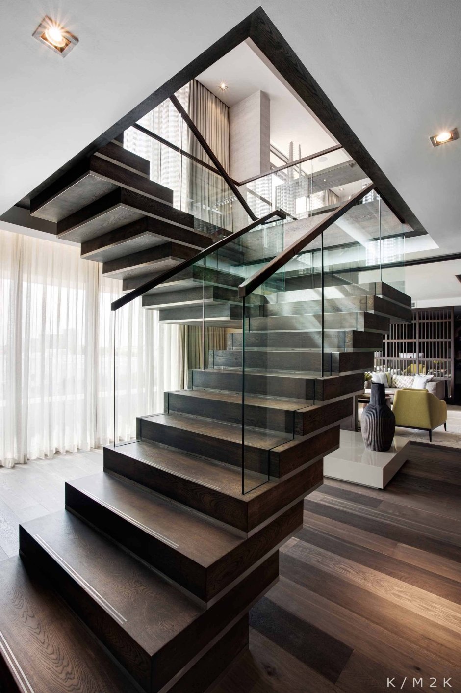 Лестница в классическом стиле в частном