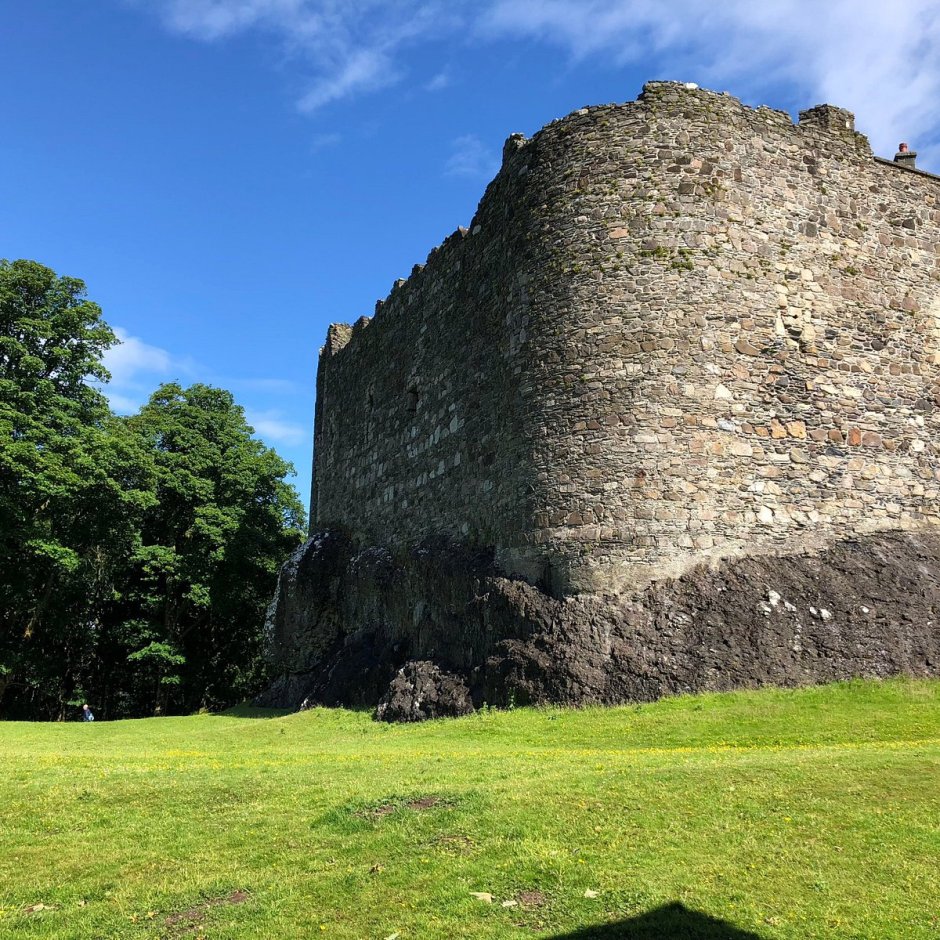 Замок Данстаффнэйдж Шотландия