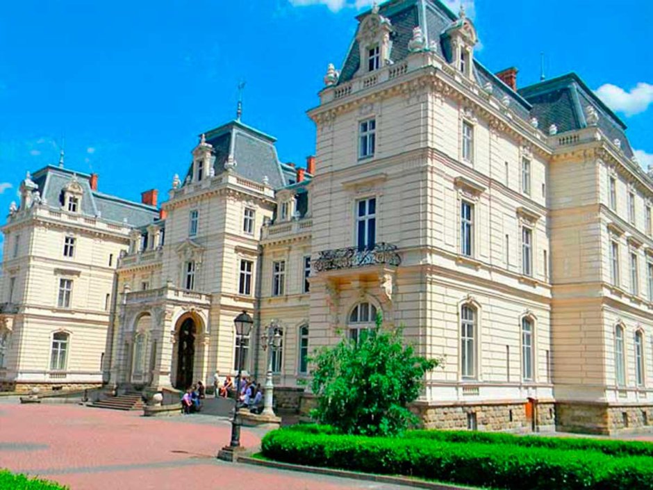 Замок Потоцких во Львове