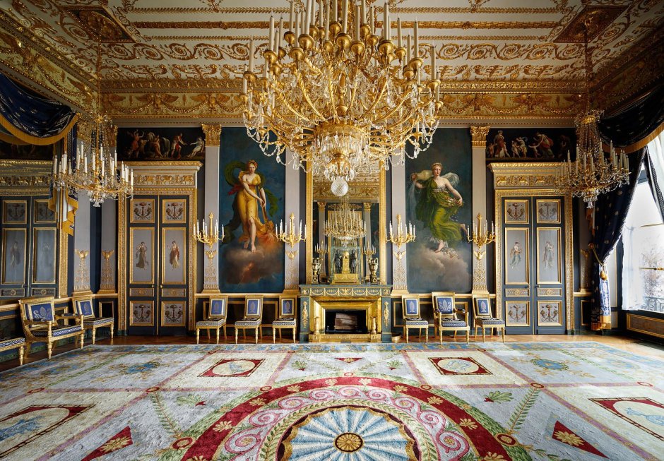 Версальский дворец Вырица