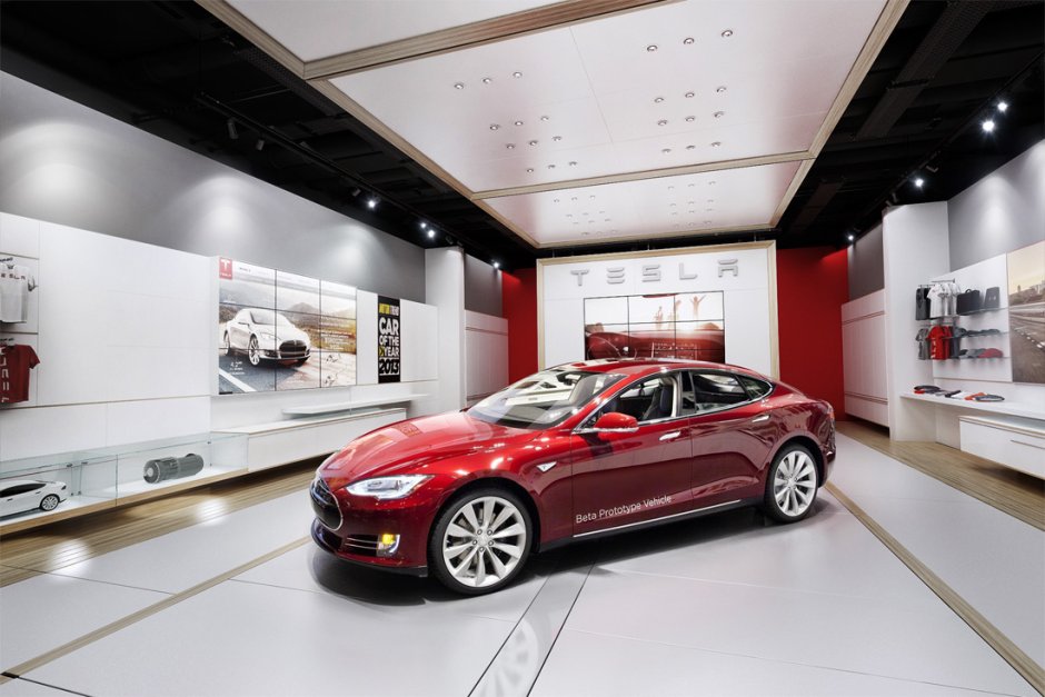 Tesla Motors салон