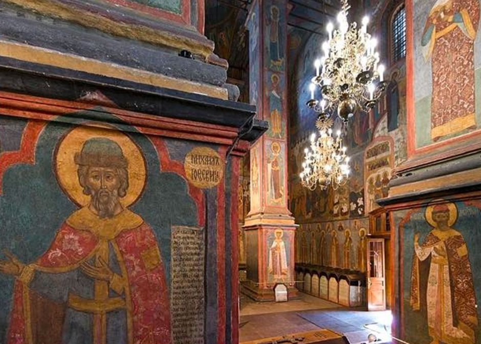 Архангельский собор Московского Кремля могила Ивана Грозного