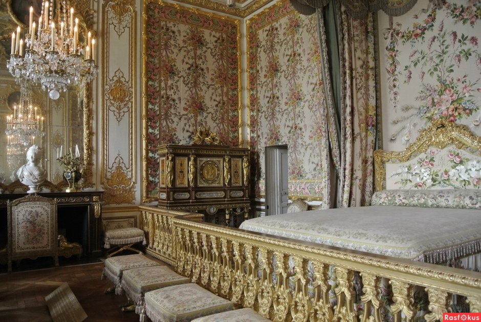 Лувр Королевская спальня