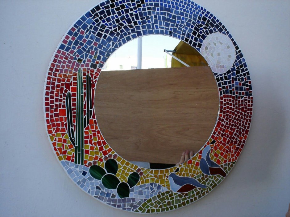 Декор плиточной мозаикой в саду