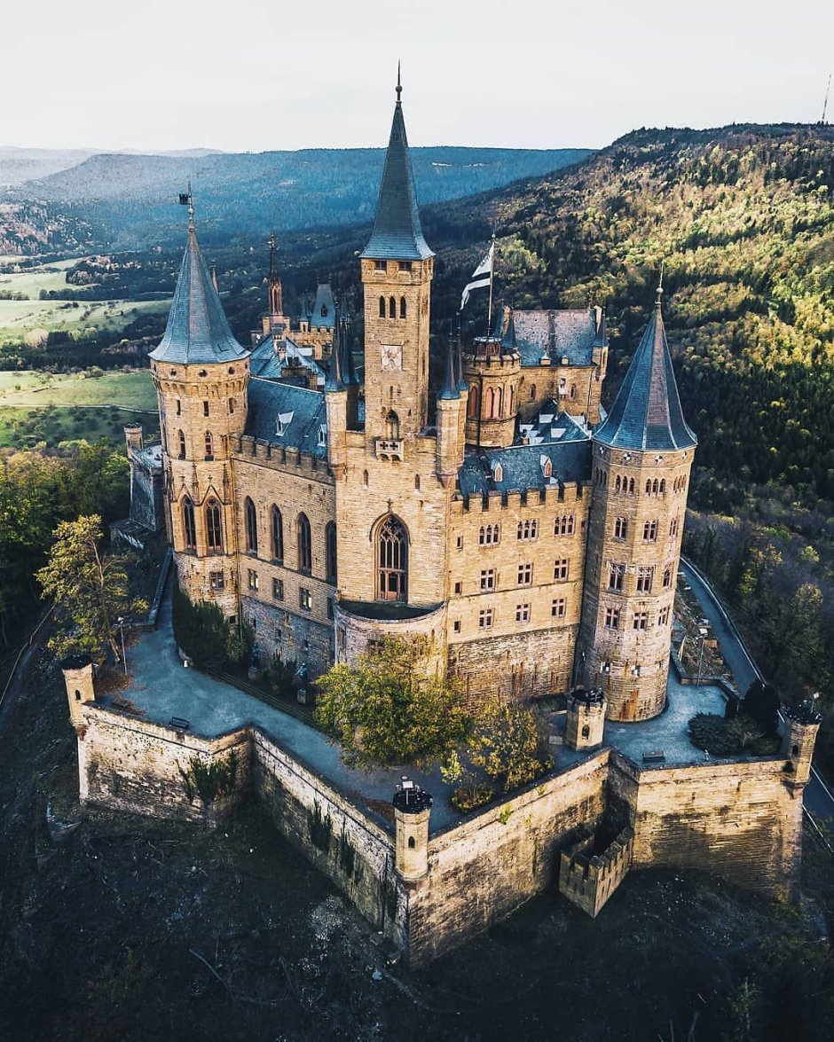 Замок Гогенцоллерн, Германия (XIII век)
