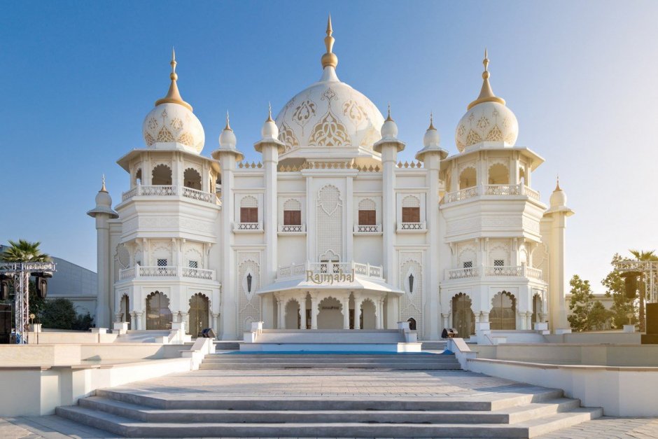Белый дворец в Индии