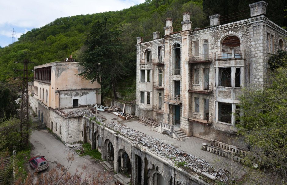 Заброшенный дворец Абхазия Гагры