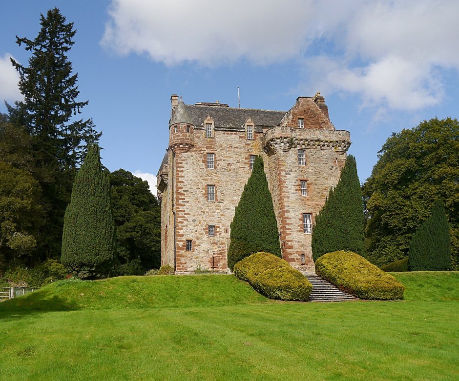 Замок клана Маккензи Шотландия