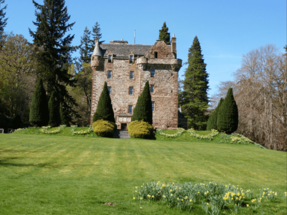 Замок Маккензи Шотландия