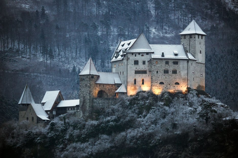 Плакат средневековый замок