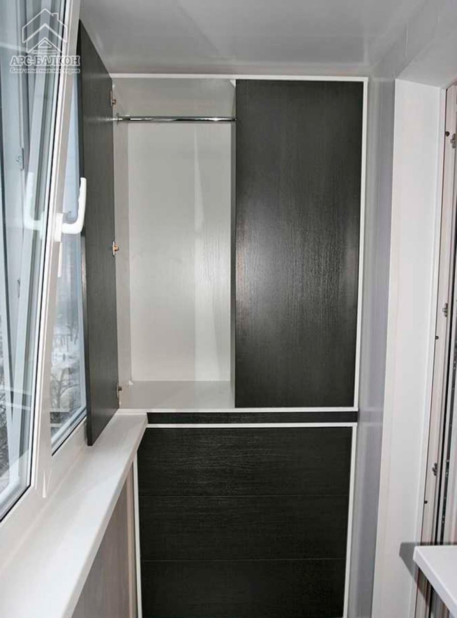 Морозильник на балконе в шкафу