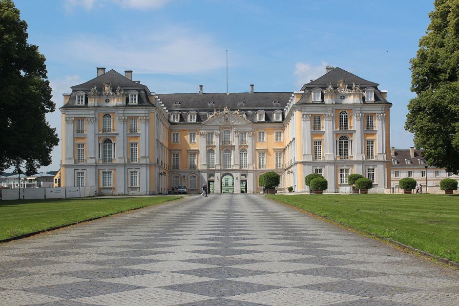 Брюль дворец Аугустусбург