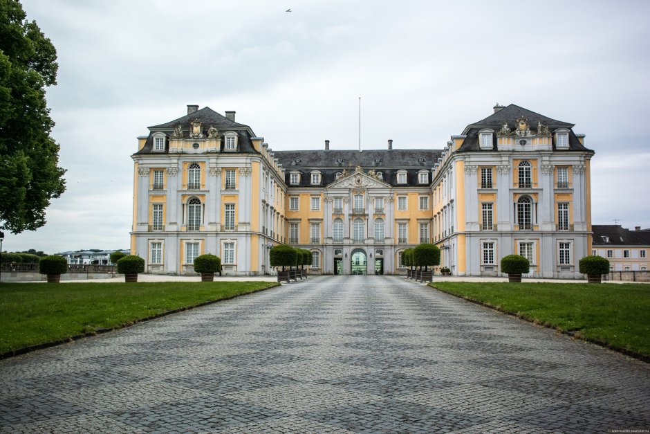 Брюль дворец Аугустусбург