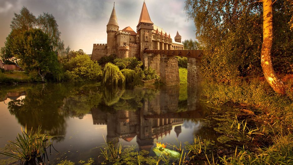 Мост в замок средневековья