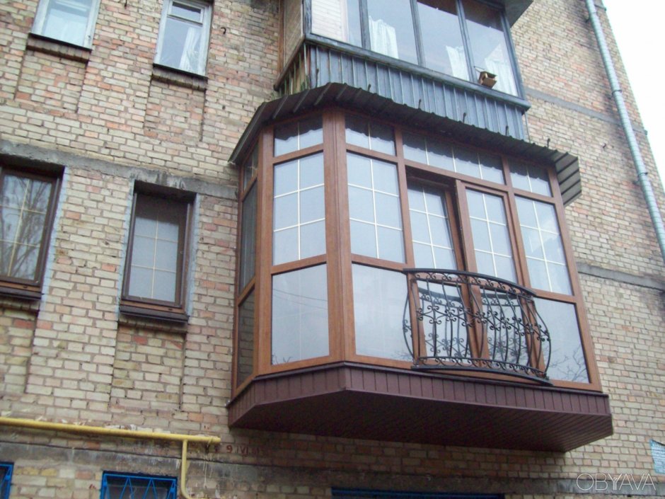 Застекленный балкон снаружи