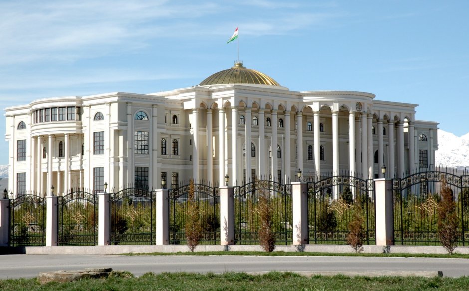 Душанбе президентский дворец панорама