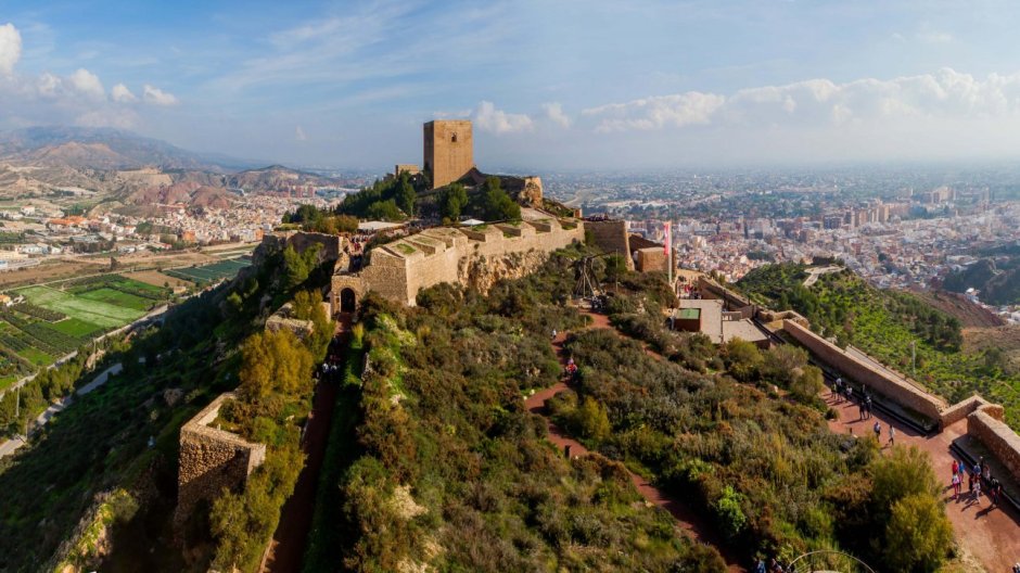 Замок Лорка в Испании