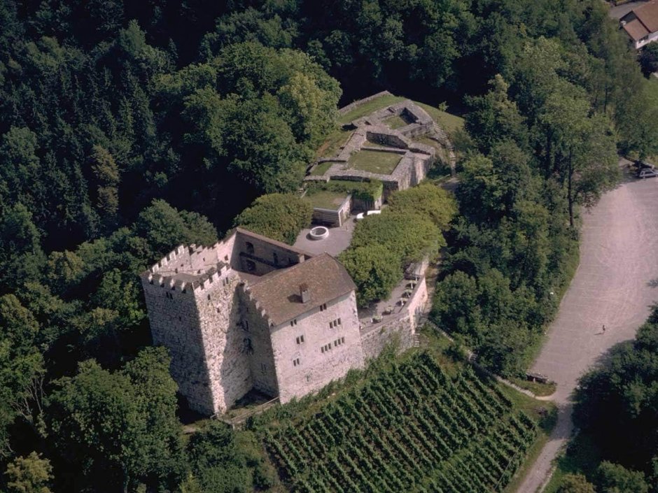 Замок Габсбург