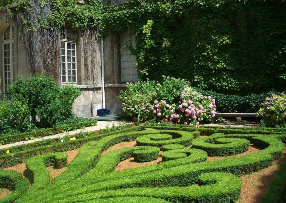 Партерный сад пруд французский стиль