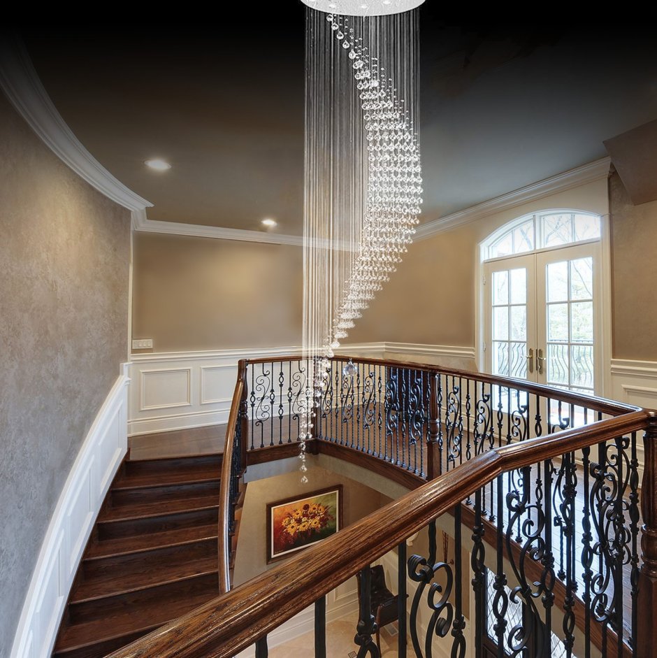 Декор на лестнице в частном доме