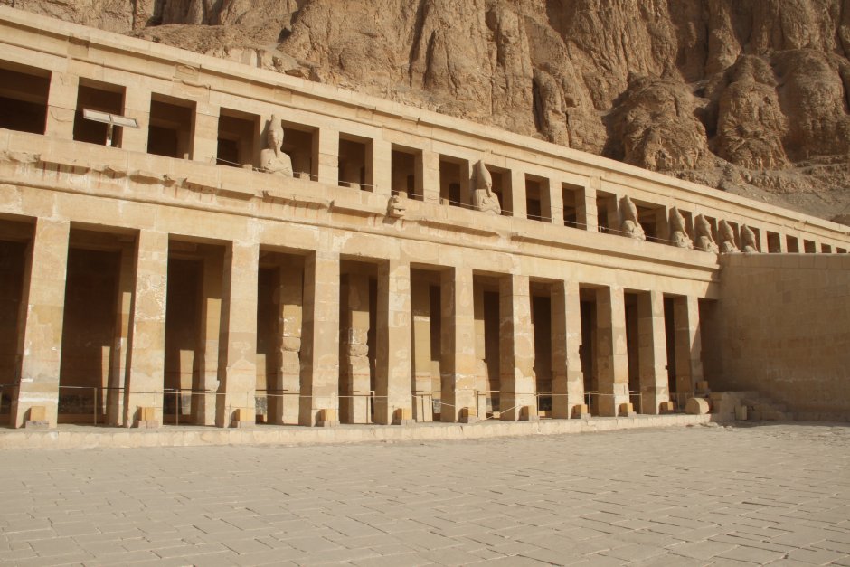 Дворец царицы Хатшепсут Египет