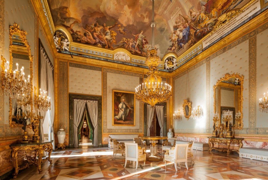 Королевский дворец в Генуе интерьер