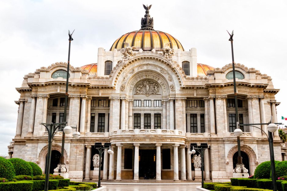 Дворец изящных искусств Мехико вид сверху