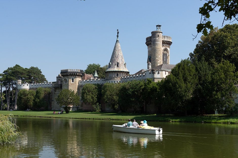 Замок Франценсбург, Лаксенбург, Австрия.