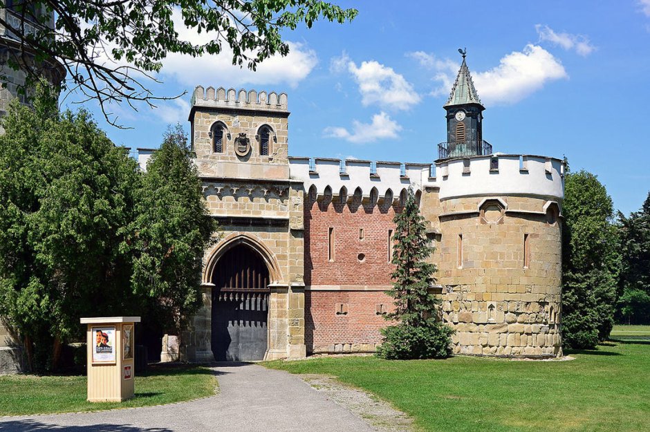 Лаксенбург замок