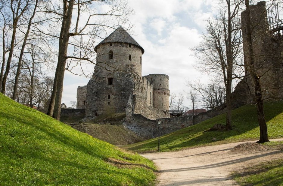 Турайдский замок Латвия