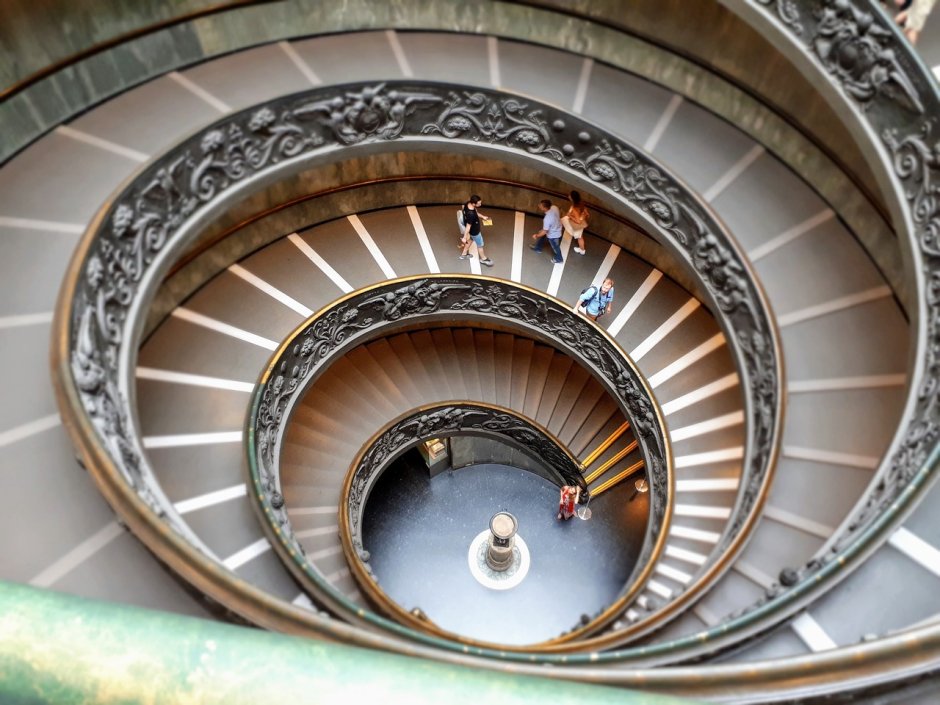 Винтовая лестница Ватикана Микеланджело